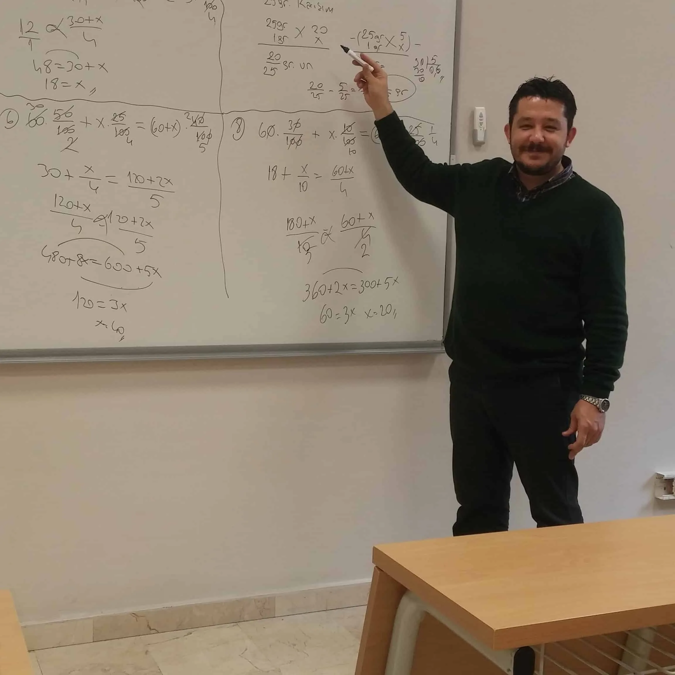 Mustafa Hoca ortaokul matematik dersi