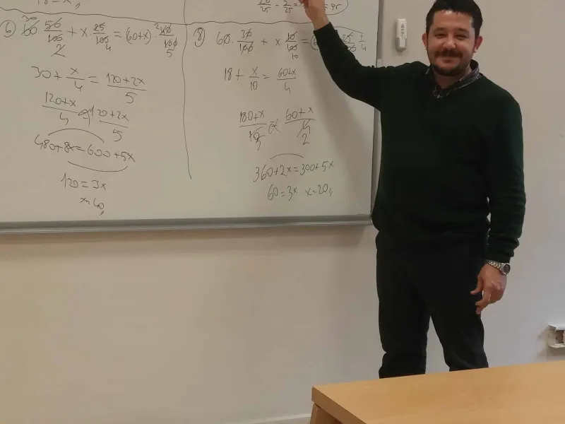 Mustafa Hoca ortaokul matematik dersi